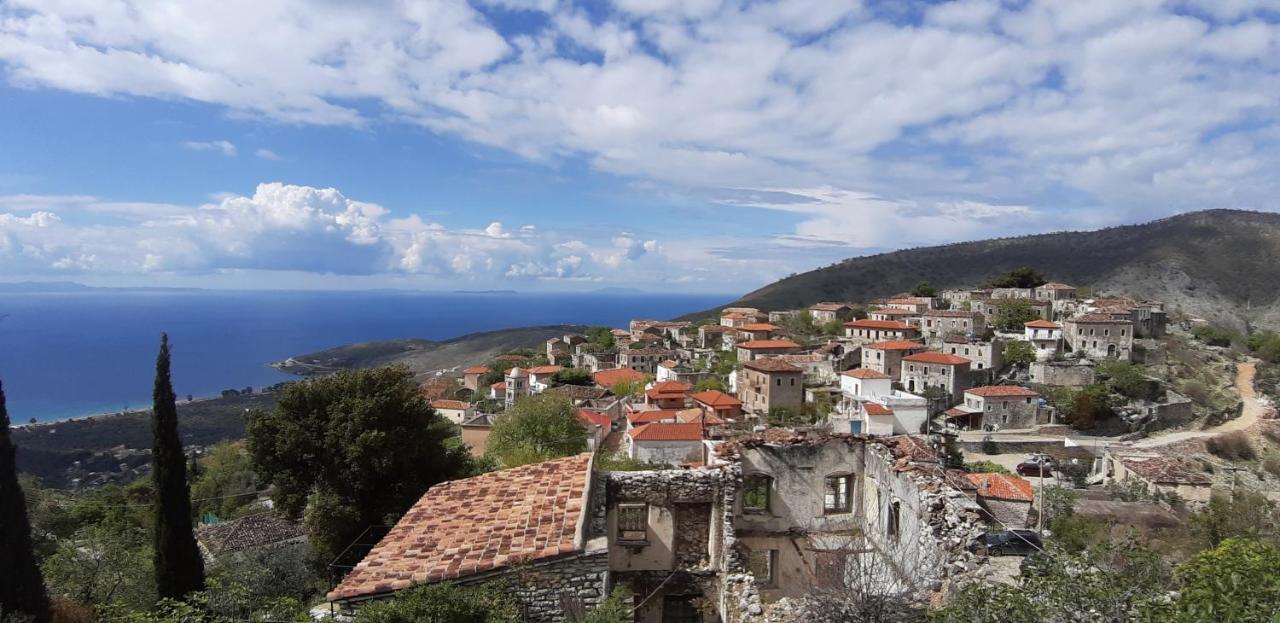 Les Villas De Qeparo Bagian luar foto