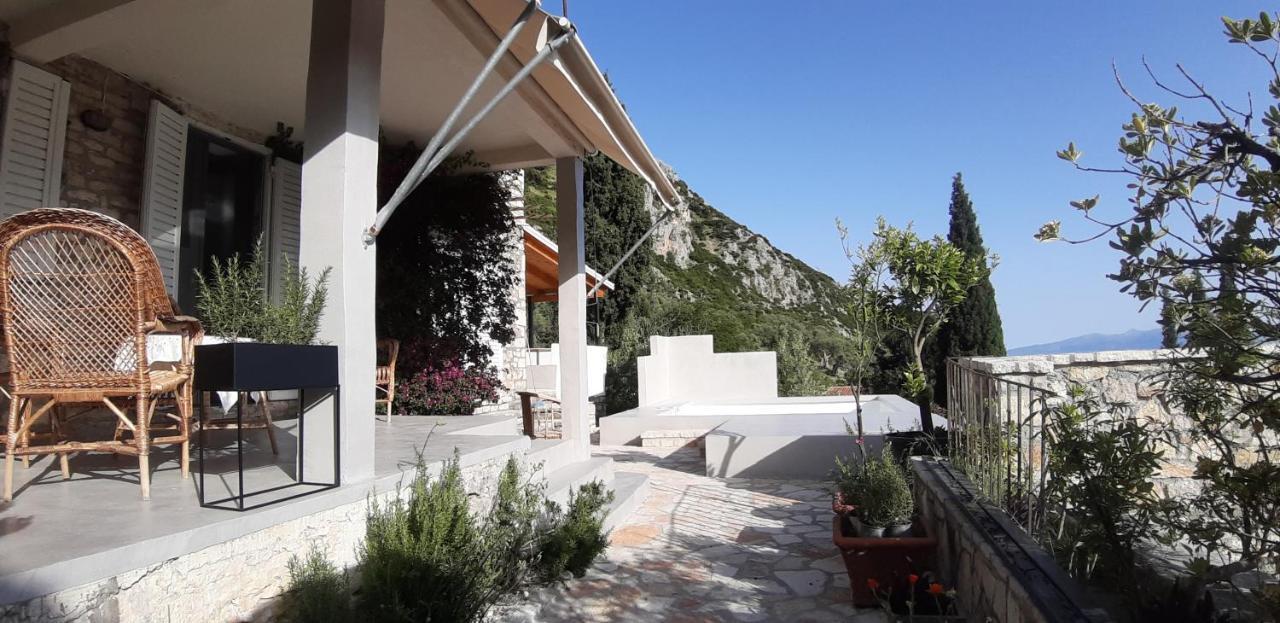 Les Villas De Qeparo Bagian luar foto