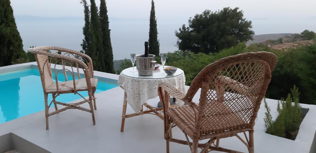 Les Villas De Qeparo Bagian luar foto