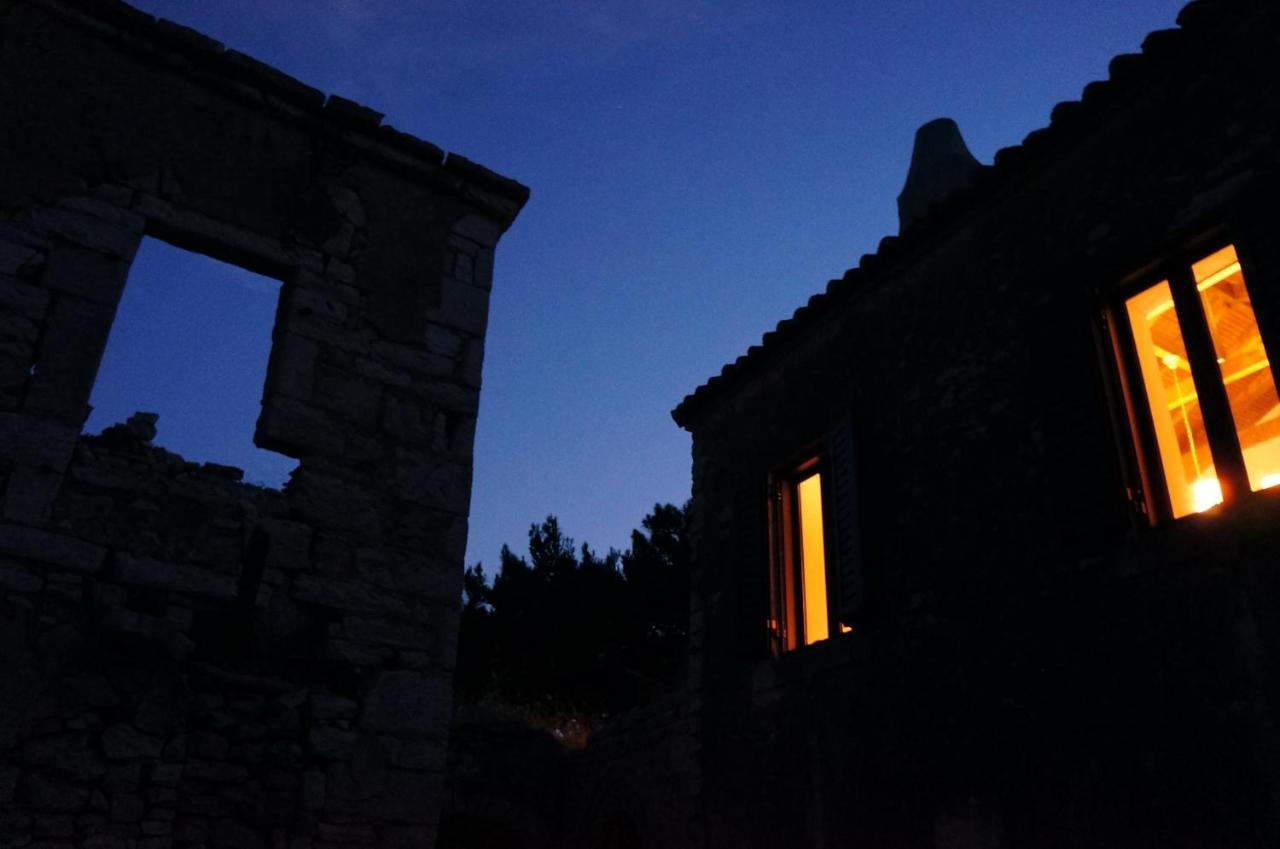 Les Villas De Qeparo Bagian luar foto