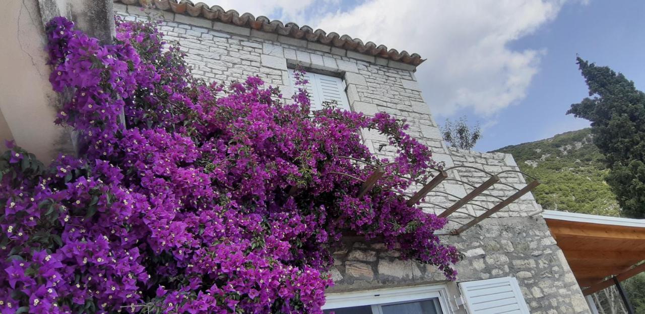 Les Villas De Qeparo Bagian luar foto