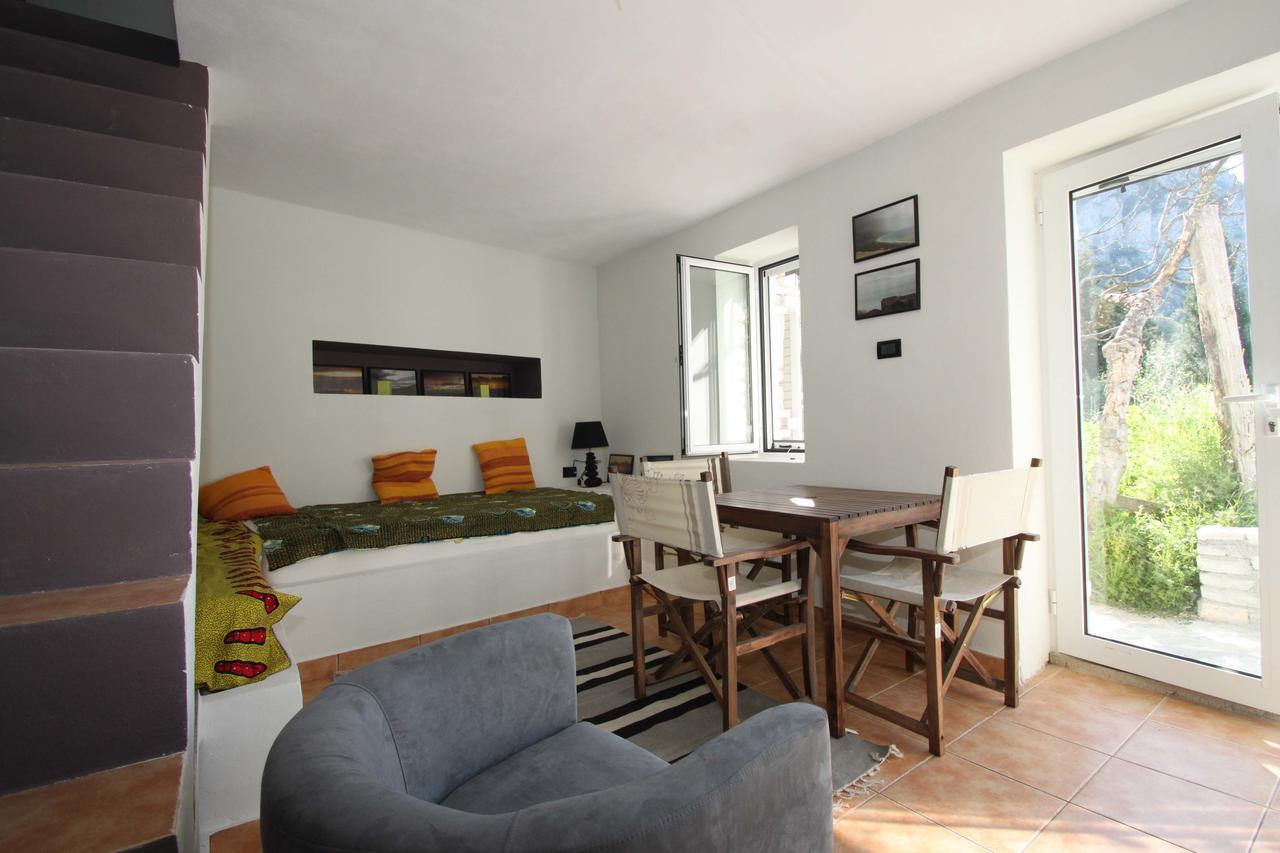 Les Villas De Qeparo Bagian luar foto