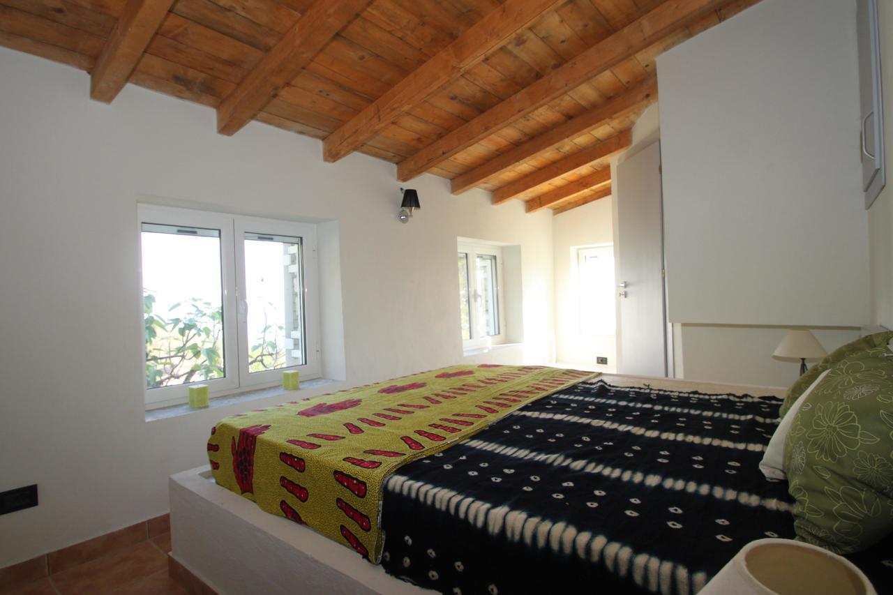 Les Villas De Qeparo Bagian luar foto