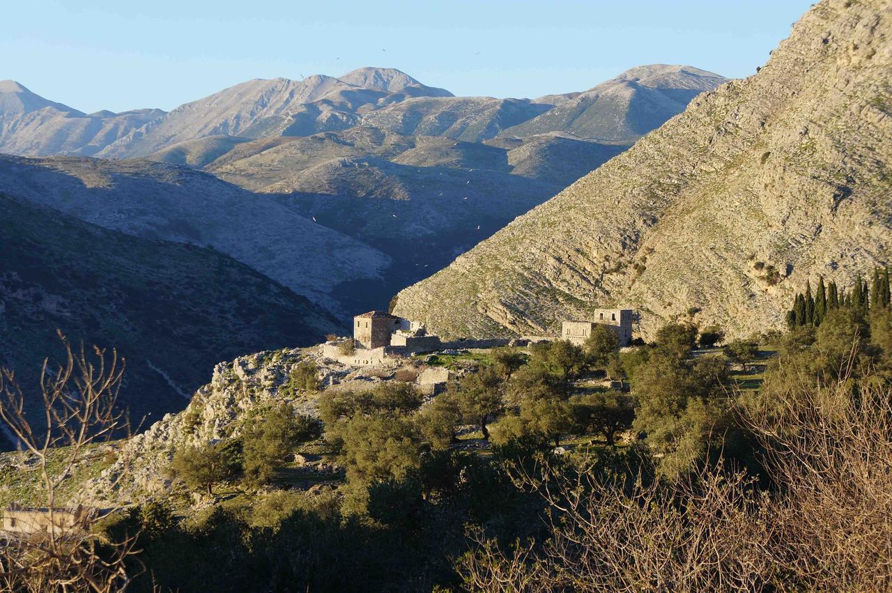Les Villas De Qeparo Bagian luar foto