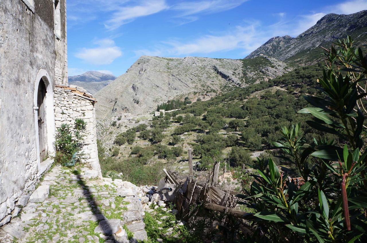 Les Villas De Qeparo Bagian luar foto