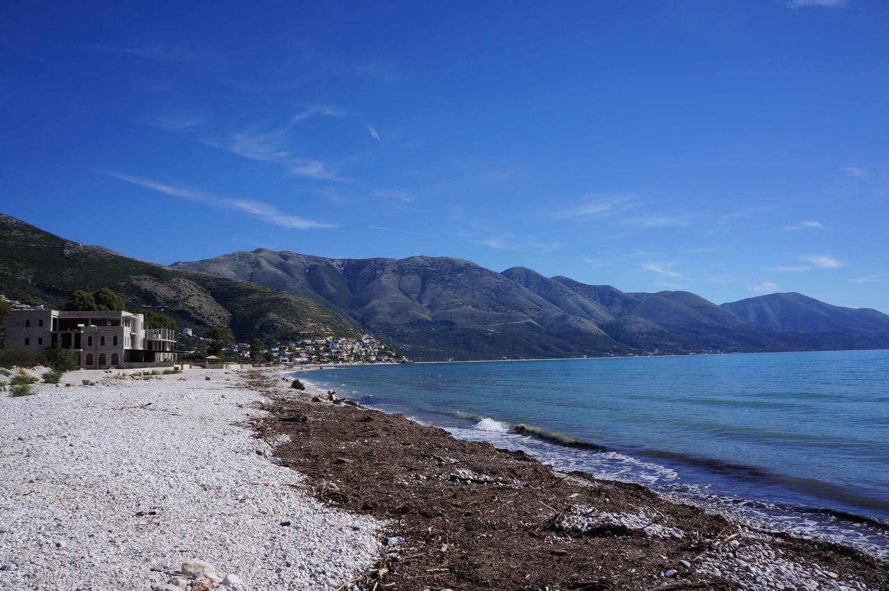 Les Villas De Qeparo Bagian luar foto